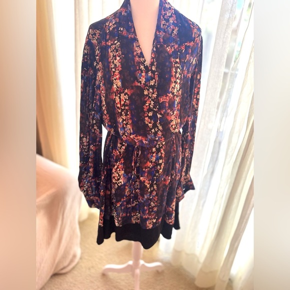 Reiss Carla Ground Ditsy Floral Dress - Picture 2 of 6